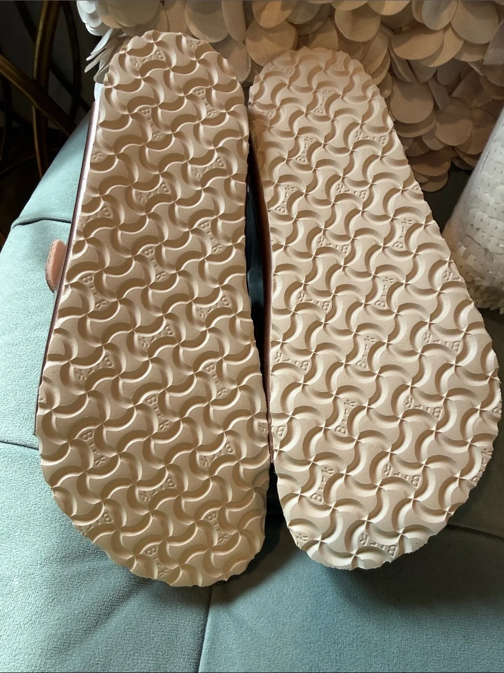 Birkenstock Kids Sandal in Rose Gold Metallic - Size 1.5 (32)